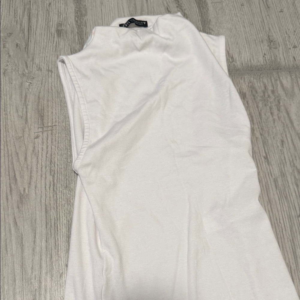 Zara Elegant White Sleeveless Top - Picture 3 of 3
